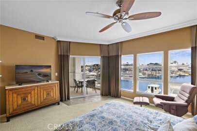 2600 Newport Boulevard #215 Photo